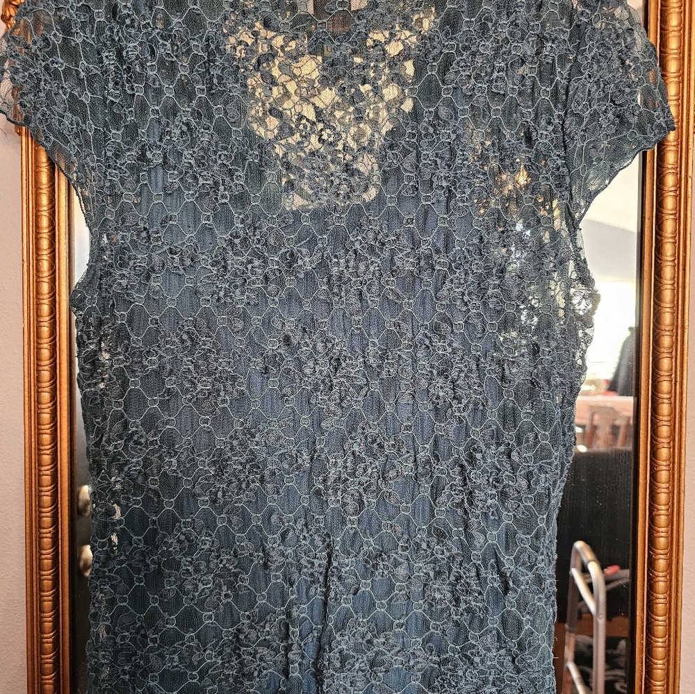 Blouse - Picture 2 of 3